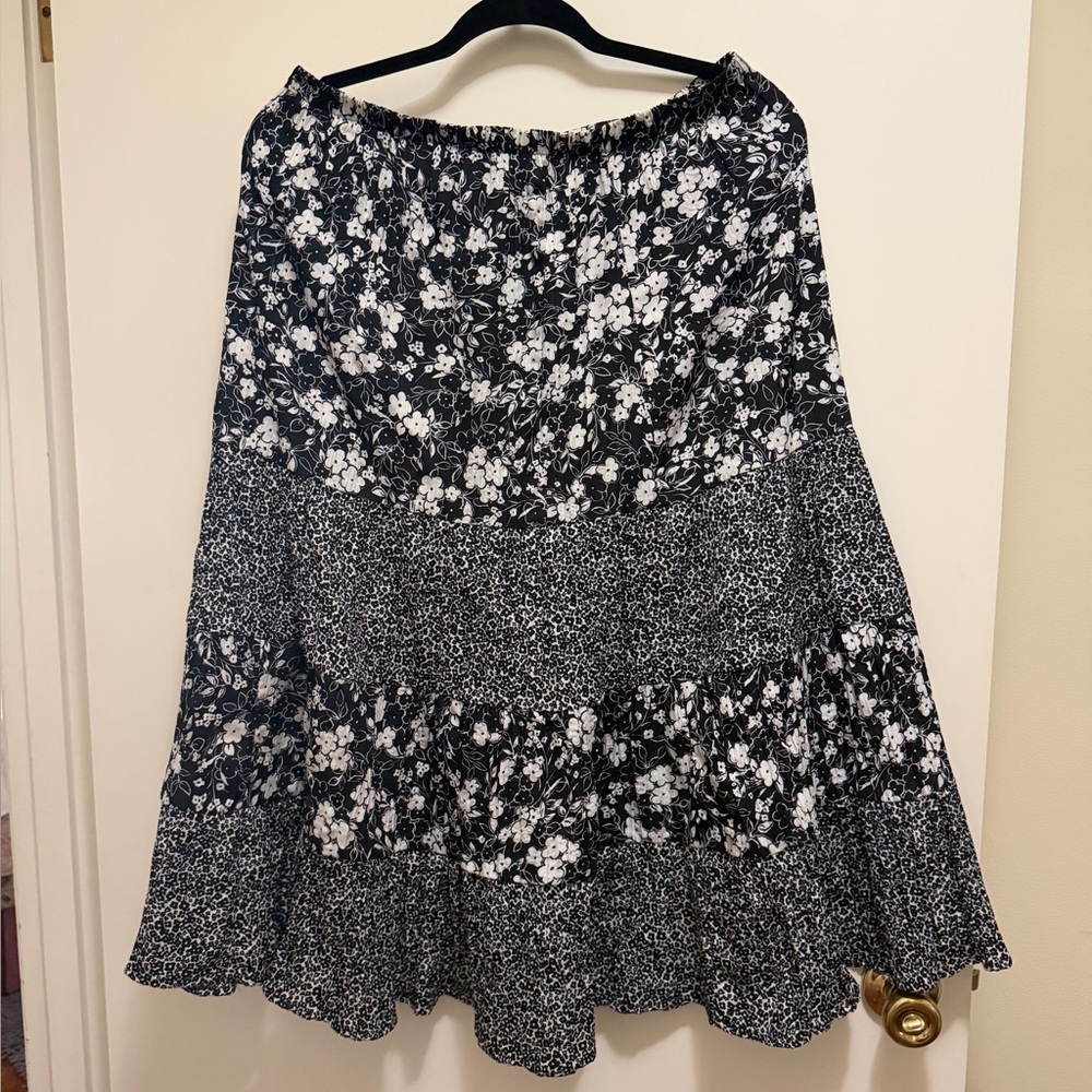 Susan Graver Black and White Floral Tiered A-Line Skirt